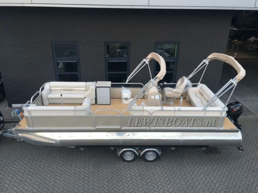 houseboat pontonboot